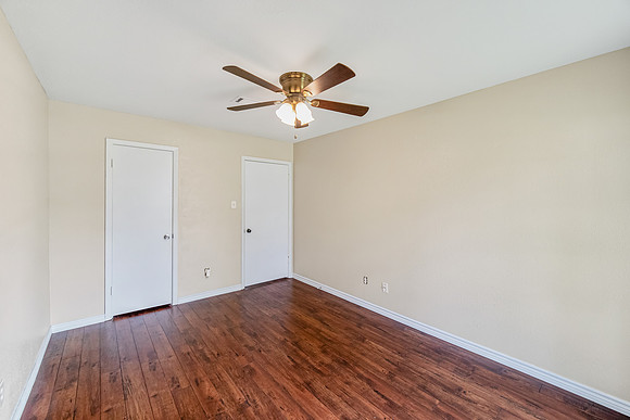 23102 Lestergate Dr-24