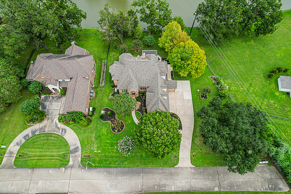 32236 Watersmeet Dr-52