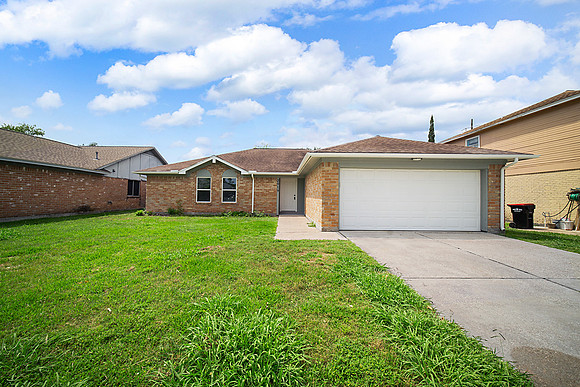 2919 W Greens Rd-1