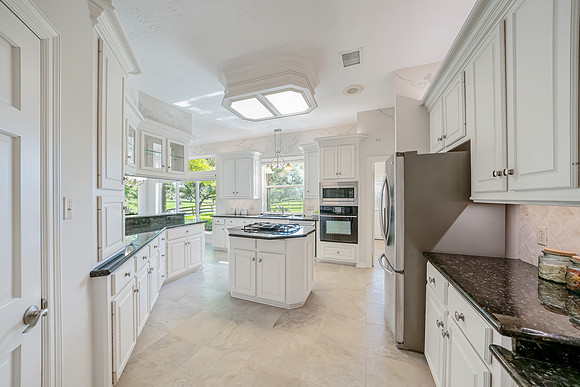 32236 Watersmeet Dr-11