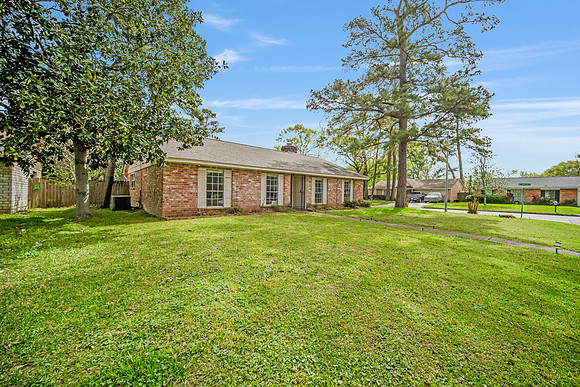 23102 Lestergate Dr-2