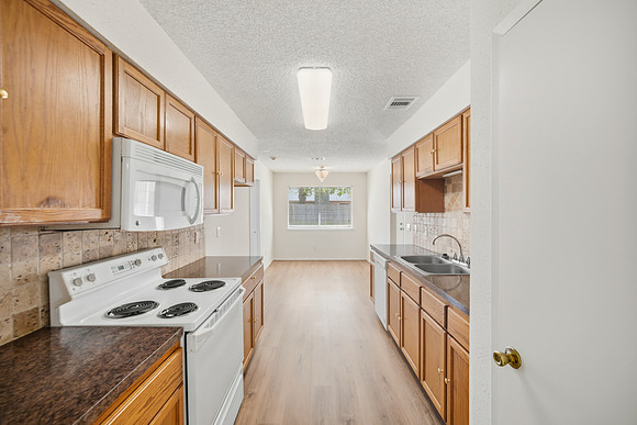 17819 Fieldglen-22