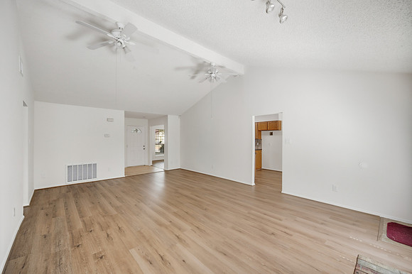 17819 Fieldglen-19