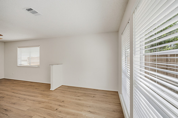 17819 Fieldglen-27