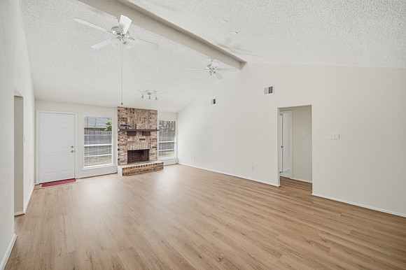 17819 Fieldglen-17