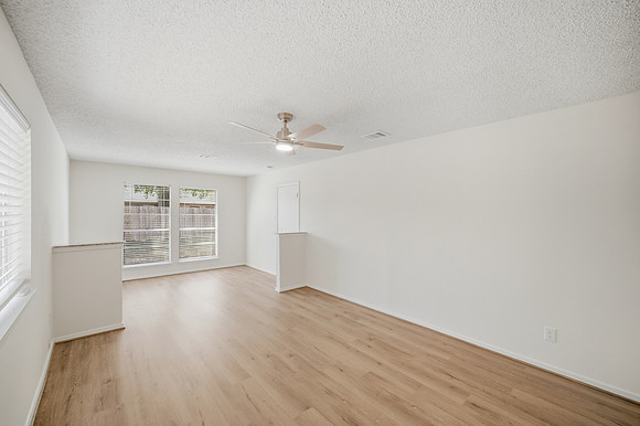 17819 Fieldglen-29