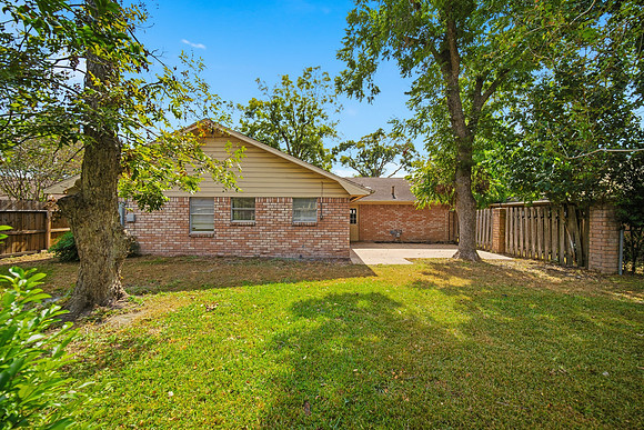 9524 Truscon Dr-28