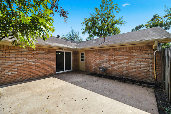 9524 Truscon Dr-24