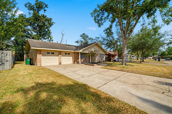 9524 Truscon Dr-3