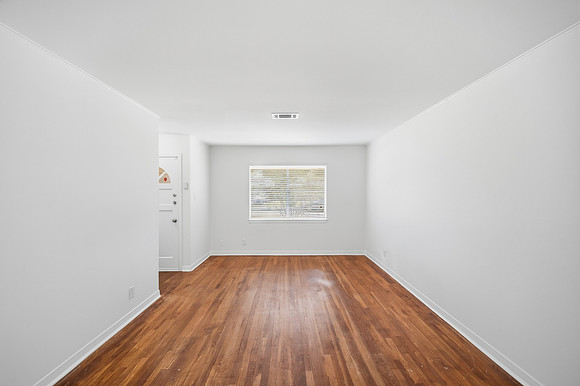 9524 Truscon Dr-4