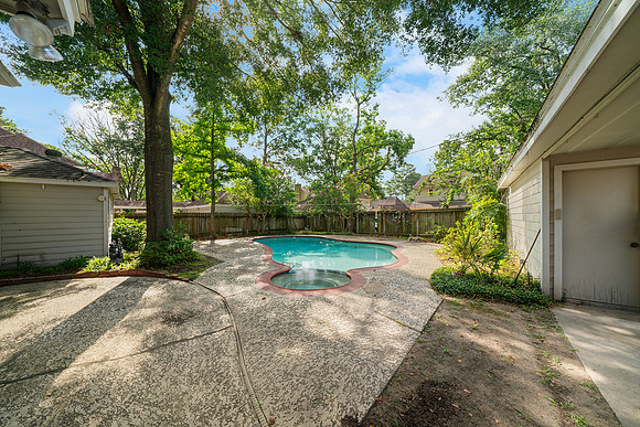 5411 Theall Rd-47
