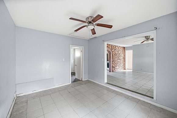 8654 Sonneville Dr-8
