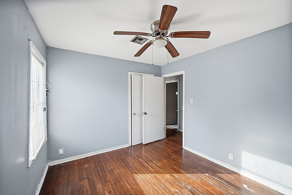 8654 Sonneville Dr-17