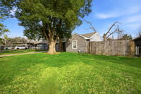 8654 Sonneville Dr-3