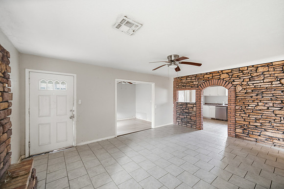 8654 Sonneville Dr-5