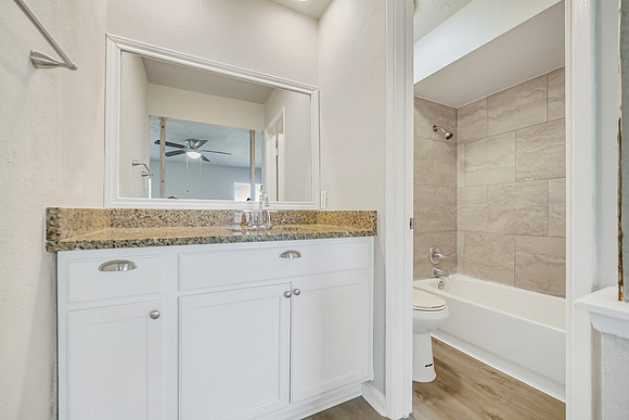 17403 Wild Willow Ln-31