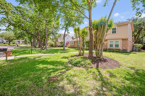 16215 Shrewsbury Cir-2
