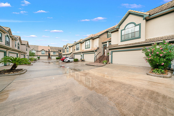 452MarinersDr-3