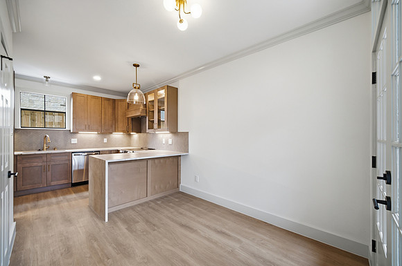 2606NantucketDr_013