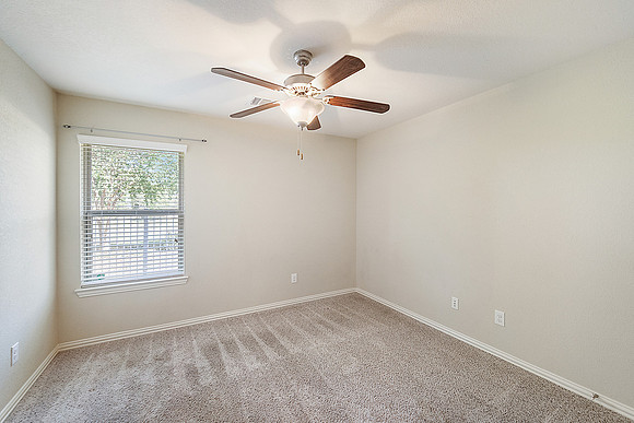 16602HighlandCountryDr-12