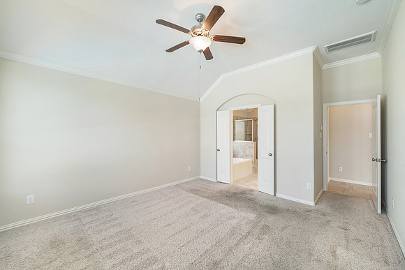 16602HighlandCountryDr-23