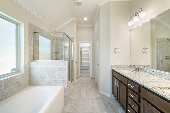 16602HighlandCountryDr-25