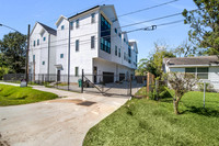 6746 Del Rio St