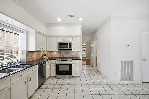 23203 Gate Creek Ct18