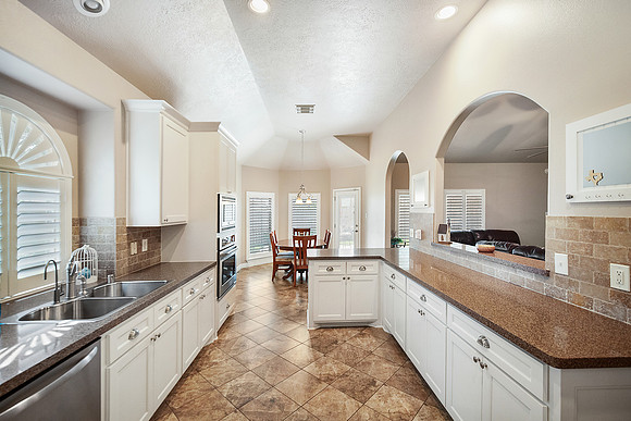 20414 Canyon Shadow Dr-12
