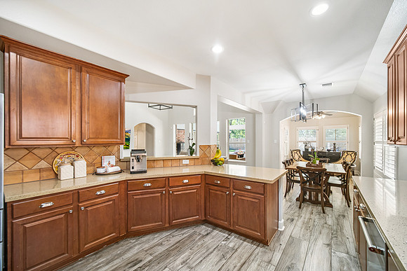 12839 Bedford Falls Dr-28