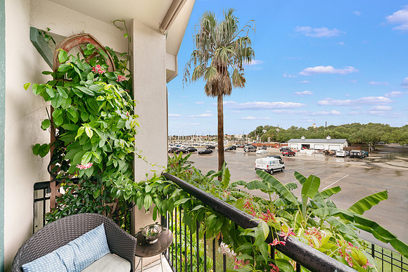 452MarinersDr-31