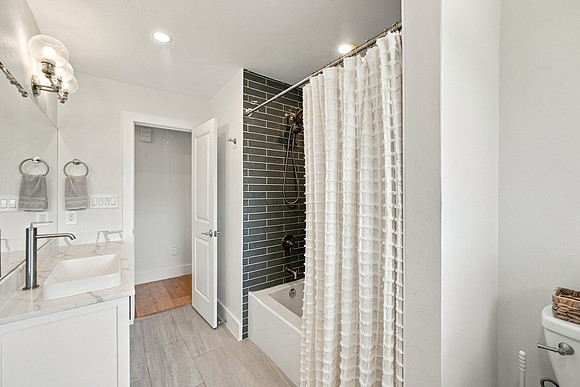 10823 Chimney Rock Rd-96