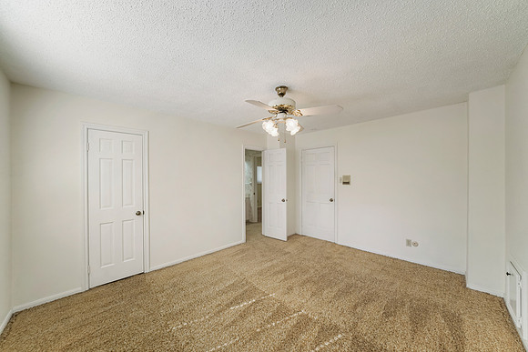 5411 Theall Rd-35