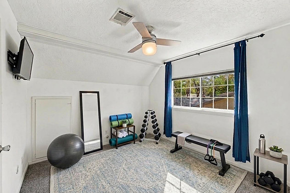 3222 Knoll Manor39