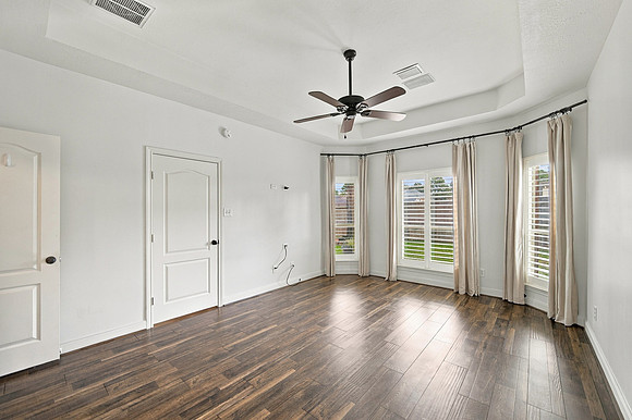 13623706 indian Hills