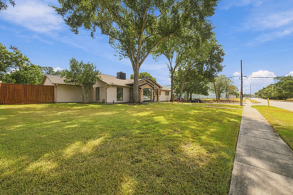 10823 Chimney Rock Rd-6