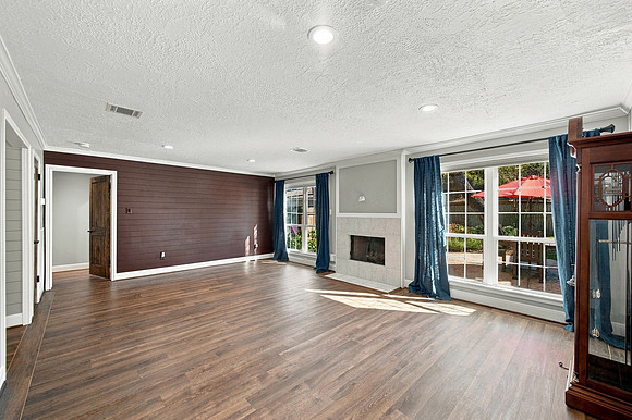 3222 Knoll Manor10