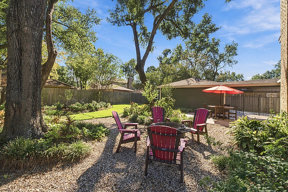 3222 Knoll Manor29