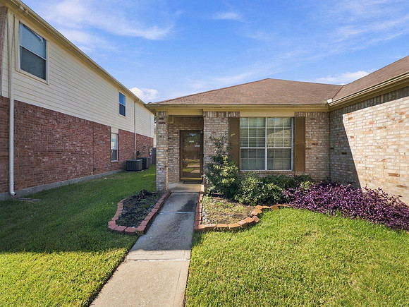 20911 Willow Shadows21