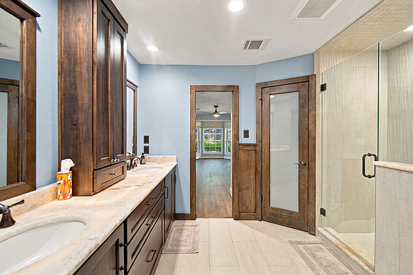 3222 Knoll Manor18