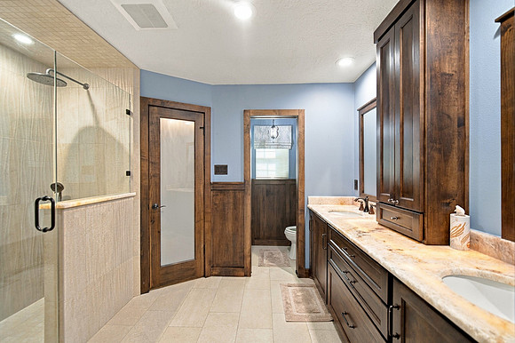 3222 Knoll Manor17
