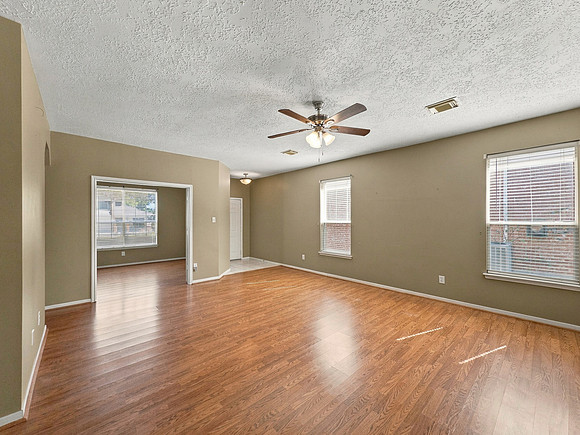 20911 Willow Shadows24