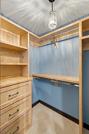3222 Knoll Manor32