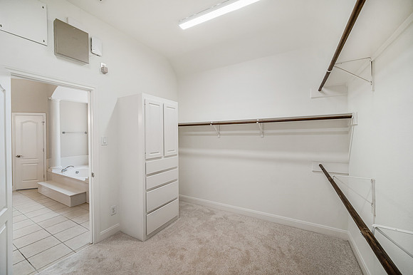 13910 Greenwood Manor Drive-38