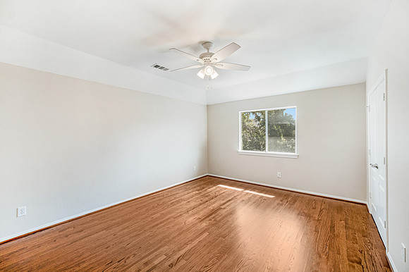 13910 Greenwood Manor Drive-25