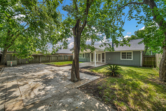 10306 Pear Oak Dr-26