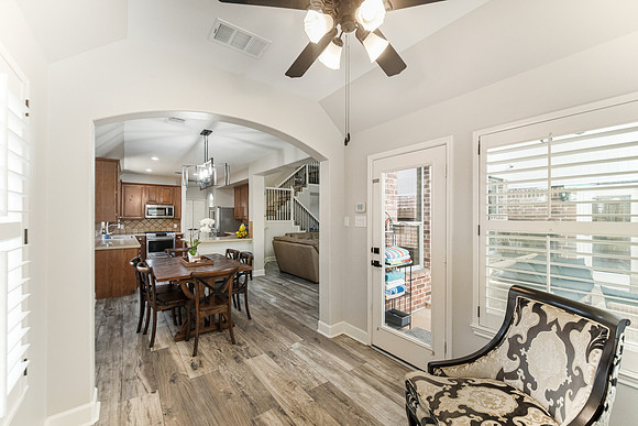 12839 Bedford Falls Dr-18