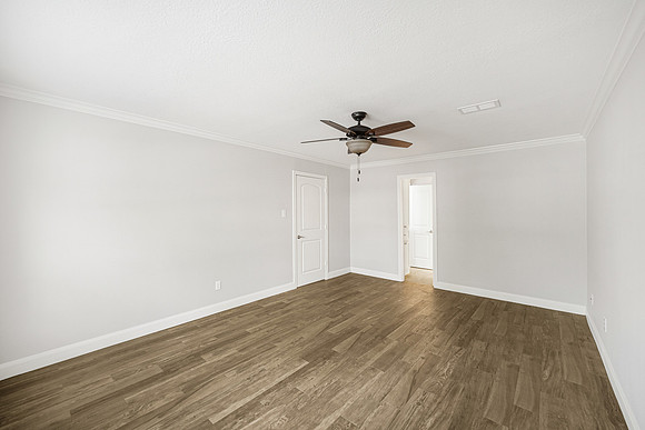 16215 Shrewsbury Cir-18