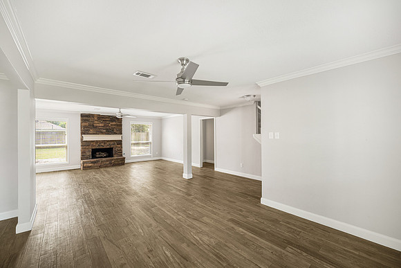 16215 Shrewsbury Cir-5