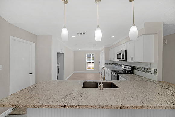 10306 Pear Oak Dr-12